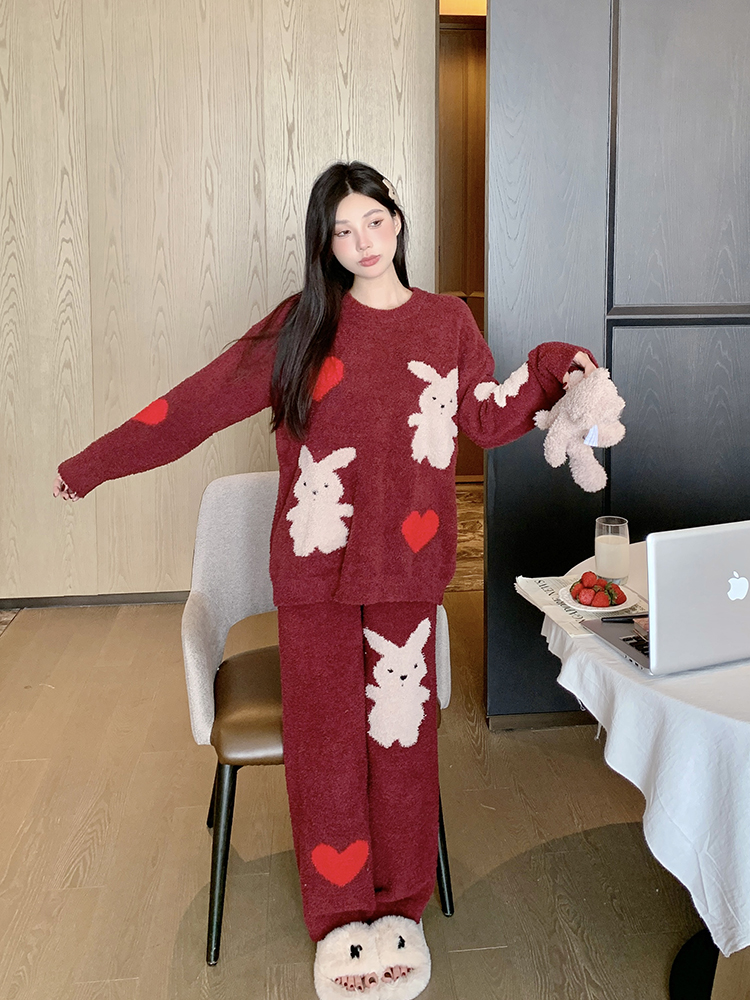 Cozy Red Coral Fleece Pajamas for Women, Thickened Soft Homewear for Autumn and Winter, Perfect Holiday Sleepwear 2025 Cozy Red Coral Fleece Pajamas for Women, Thickened Soft Homewear for Autumn and Winter, Perfect Holiday Sleepwear 2025