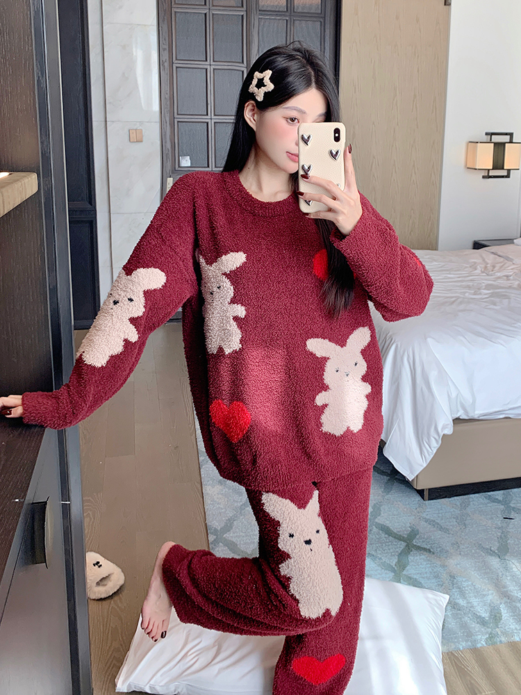 Cozy Red Coral Fleece Pajamas for Women, Thickened Soft Homewear for Autumn and Winter, Perfect Holiday Sleepwear 2025 Cozy Red Coral Fleece Pajamas for Women, Thickened Soft Homewear for Autumn and Winter, Perfect Holiday Sleepwear 2025