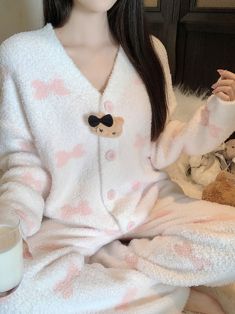 Cozy Women's Half-Fleece Pajamas Set with Cute Kitty Design - Soft Thickened Warm Winter Homewear for Comfort and Style Cozy Women's Half-Fleece Pajamas Set with Cute Kitty Design - Soft Thickened Warm Winter Homewear for Comfort and Style