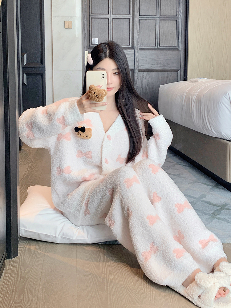 Cozy Women's Half-Fleece Pajamas Set with Cute Kitty Design - Soft Thickened Warm Winter Homewear for Comfort and Style Cozy Women's Half-Fleece Pajamas Set with Cute Kitty Design - Soft Thickened Warm Winter Homewear for Comfort and Style