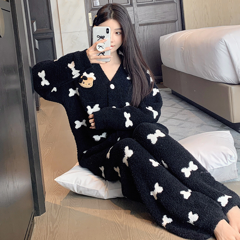 Cozy Women's Half-Fleece Pajamas Set with Cute Kitty Design - Soft Thickened Warm Winter Homewear for Comfort and Style