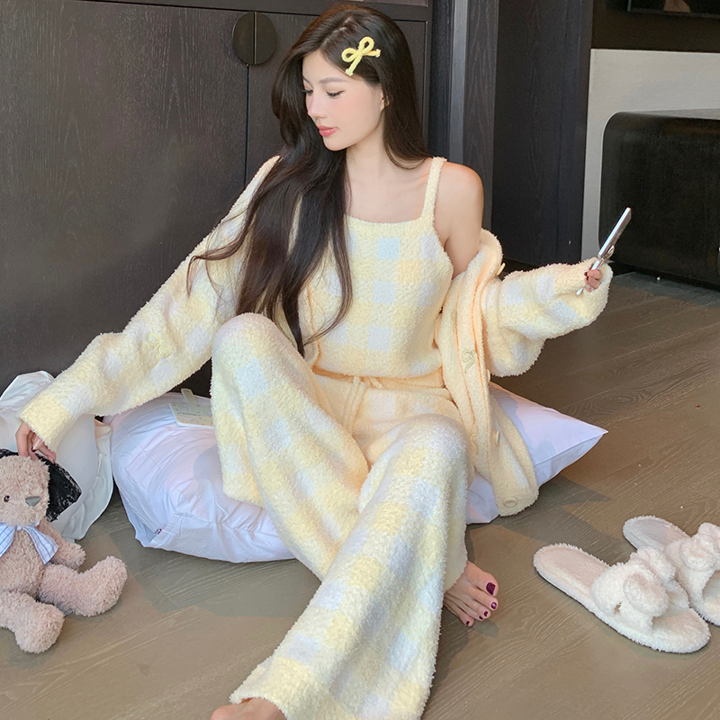 Cozy Women's Plaid Pajama Set - Soft Coral Fleece Loungewear for Autumn & Winter, Perfect for Indoor & Outdoor Relaxation Cozy Women's Plaid Pajama Set - Soft Coral Fleece Loungewear for Autumn & Winter, Perfect for Indoor & Outdoor Relaxation