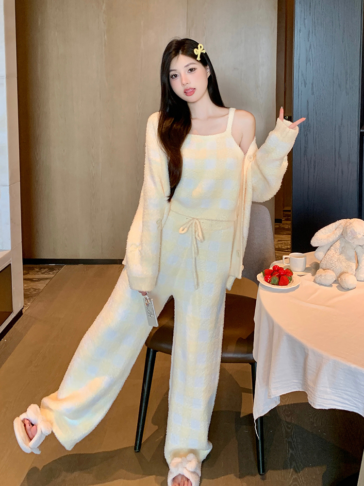 Cozy Women's Plaid Pajama Set - Soft Coral Fleece Loungewear for Autumn & Winter, Perfect for Indoor & Outdoor Relaxation Cozy Women's Plaid Pajama Set - Soft Coral Fleece Loungewear for Autumn & Winter, Perfect for Indoor & Outdoor Relaxation