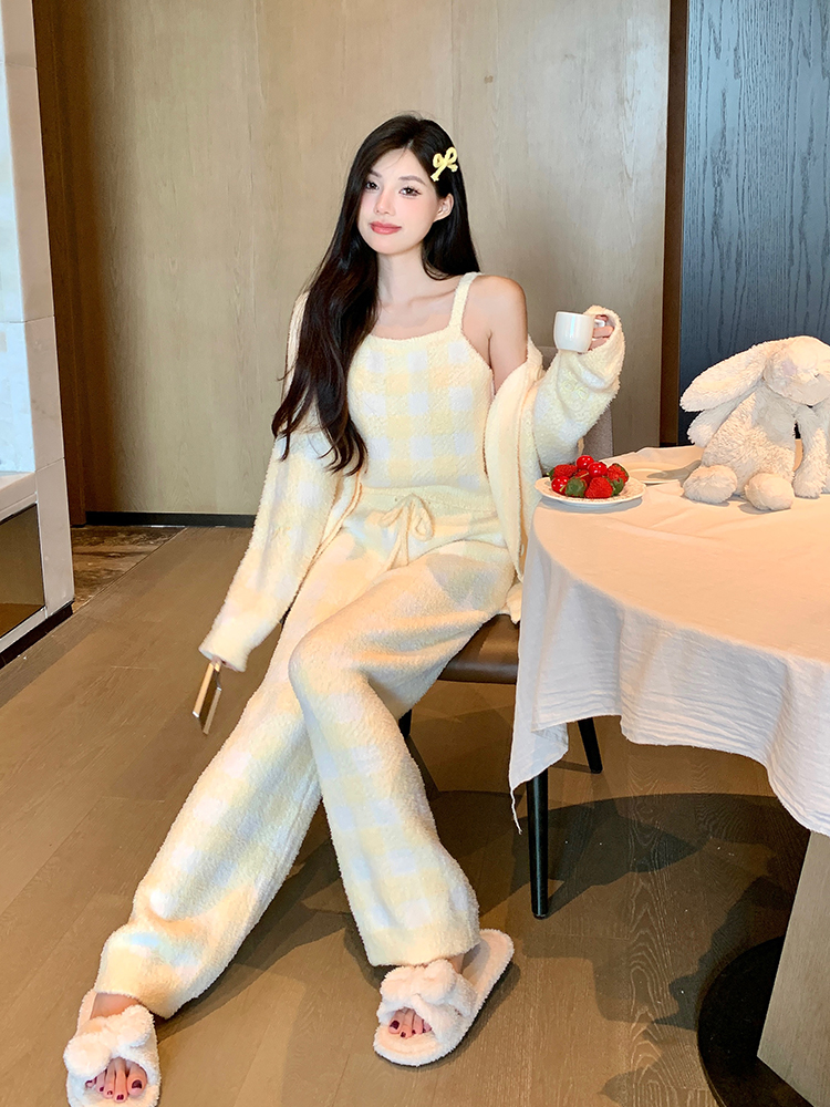 Cozy Women's Plaid Pajama Set - Soft Coral Fleece Loungewear for Autumn & Winter, Perfect for Indoor & Outdoor Relaxation Cozy Women's Plaid Pajama Set - Soft Coral Fleece Loungewear for Autumn & Winter, Perfect for Indoor & Outdoor Relaxation