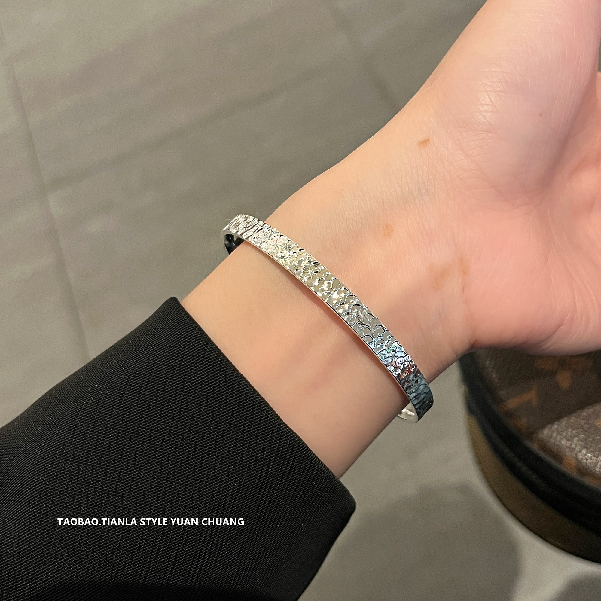 Crushed Ice Cuff Bracelet for Women, Solid Open Design, Pure Silver Bangle, 2025 Light Luxury High-End Jewelry Crushed Ice Cuff Bracelet for Women, Solid Open Design, Pure Silver Bangle, 2025 Light Luxury High-End Jewelry