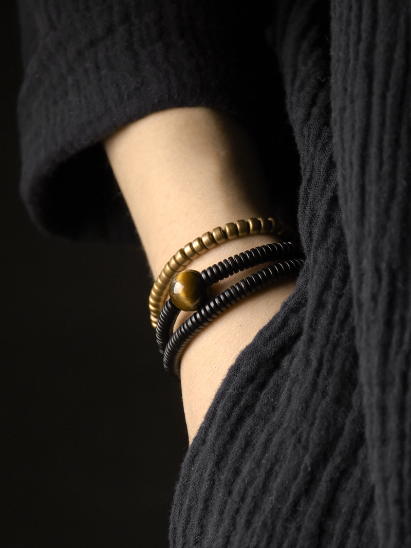 Curved Tail Flower Design Black Wooden Bracelet Set for Women - Retro Multi-Layer Copper Bead Accessories, Versatile Style Curved Tail Flower Design Black Wooden Bracelet Set for Women - Retro Multi-Layer Copper Bead Accessories, Versatile Style