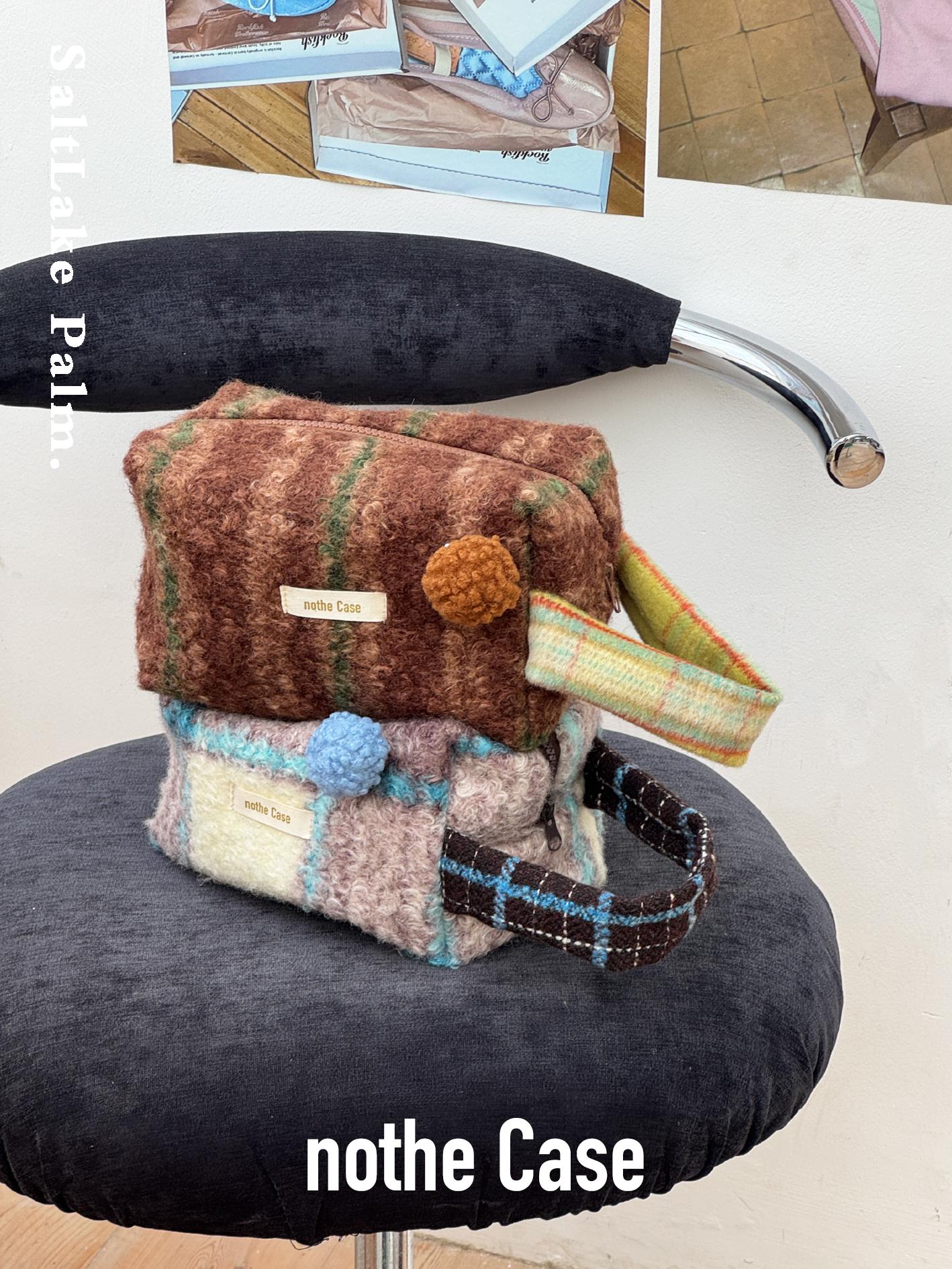 Cute Retro Woolen Makeup Bag - Portable Soft Storage Bag with Hand-held Design, Ideal for Travel and Daily Use Cute Retro Woolen Makeup Bag - Portable Soft Storage Bag with Hand-held Design, Ideal for Travel and Daily Use