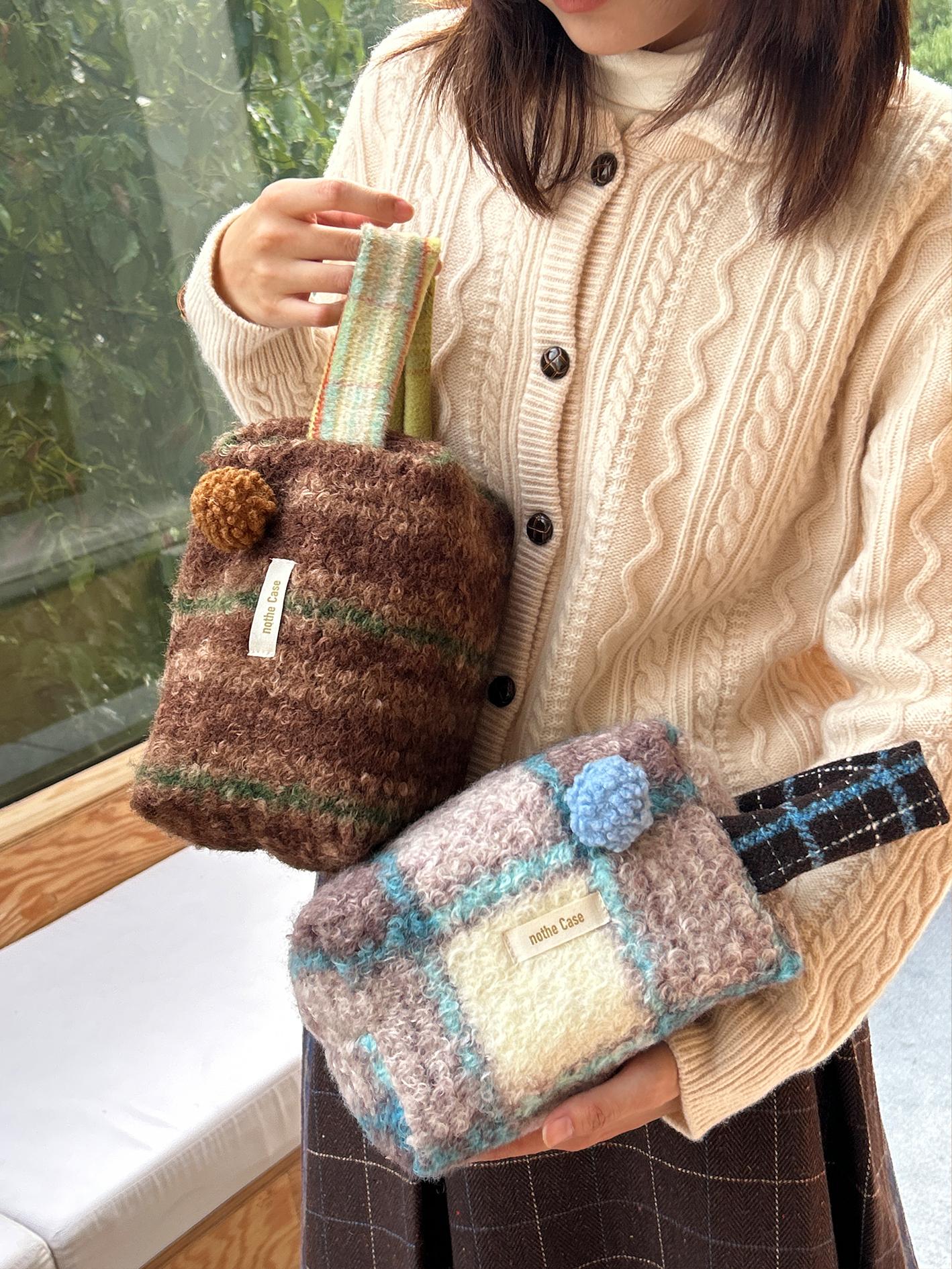 Cute Retro Woolen Makeup Bag - Portable Soft Storage Bag with Hand-held Design, Ideal for Travel and Daily Use Cute Retro Woolen Makeup Bag - Portable Soft Storage Bag with Hand-held Design, Ideal for Travel and Daily Use