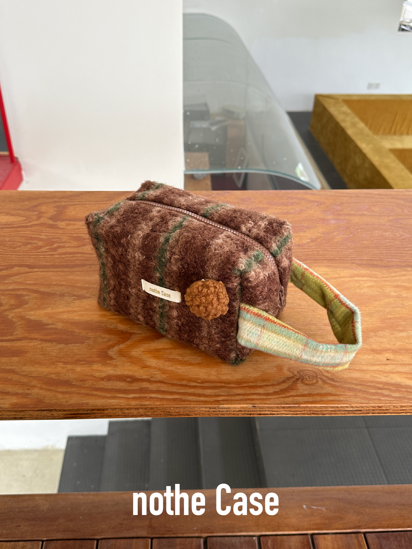 Cute Retro Woolen Makeup Bag - Portable Soft Storage Bag with Hand-held Design, Ideal for Travel and Daily Use Cute Retro Woolen Makeup Bag - Portable Soft Storage Bag with Hand-held Design, Ideal for Travel and Daily Use