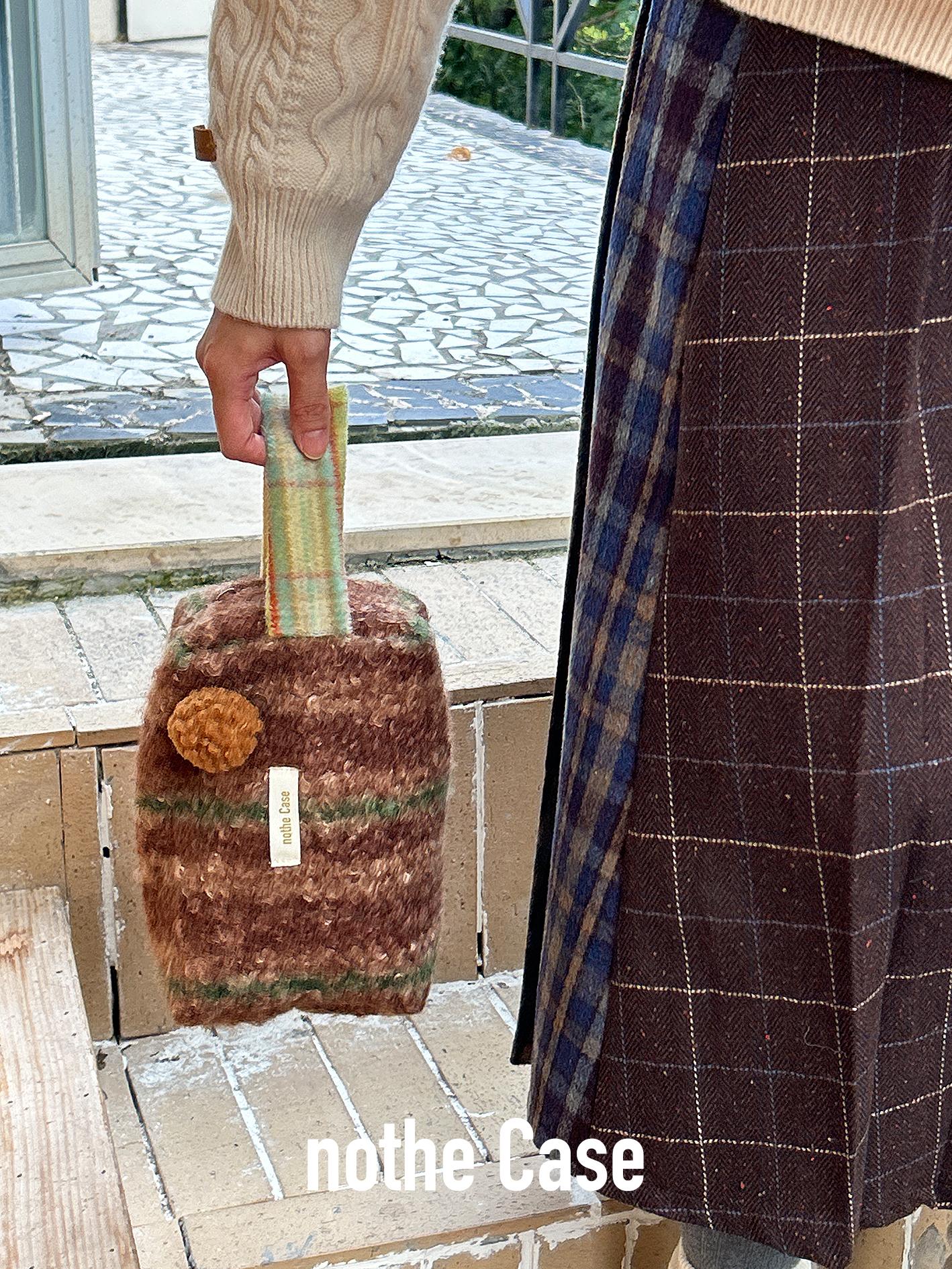 Cute Retro Woolen Makeup Bag - Portable Soft Storage Bag with Hand-held Design, Ideal for Travel and Daily Use Cute Retro Woolen Makeup Bag - Portable Soft Storage Bag with Hand-held Design, Ideal for Travel and Daily Use