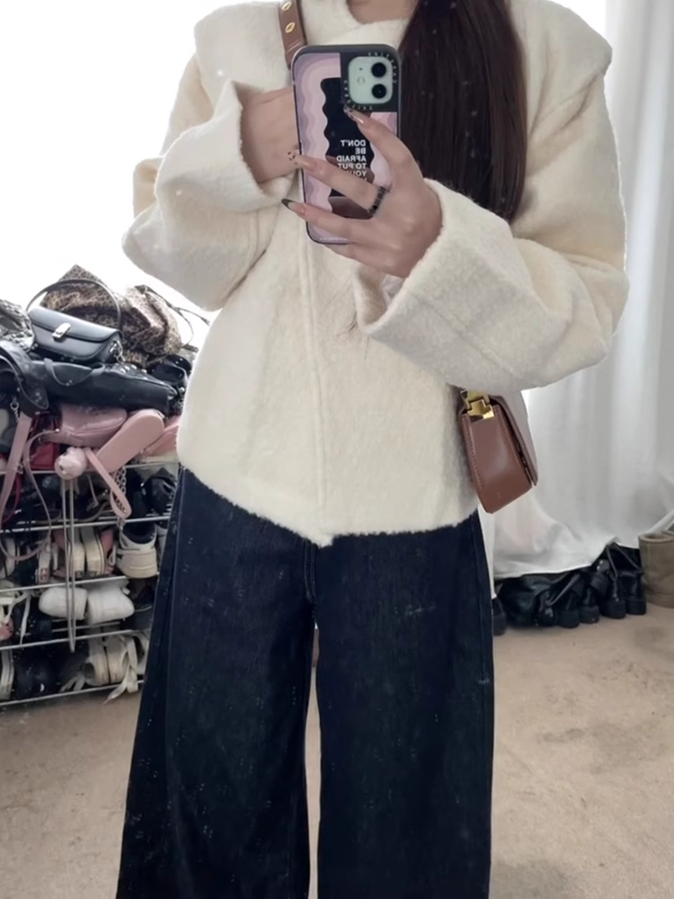 Dark Blue Wide-Leg Jeans for Women - Summer Loose Fit, Lazy Fashion, Slimming Drape, Straight Cut, Trendy Casual Style Dark Blue Wide-Leg Jeans for Women - Summer Loose Fit, Lazy Fashion, Slimming Drape, Straight Cut, Trendy Casual Style