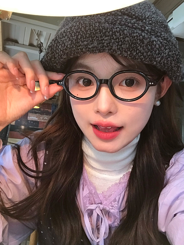 Dark Green Anti-Blue Light Glasses Frame for Women with Leopard Print Temples - Makeup-Free Essential for a Slimmer Face Look