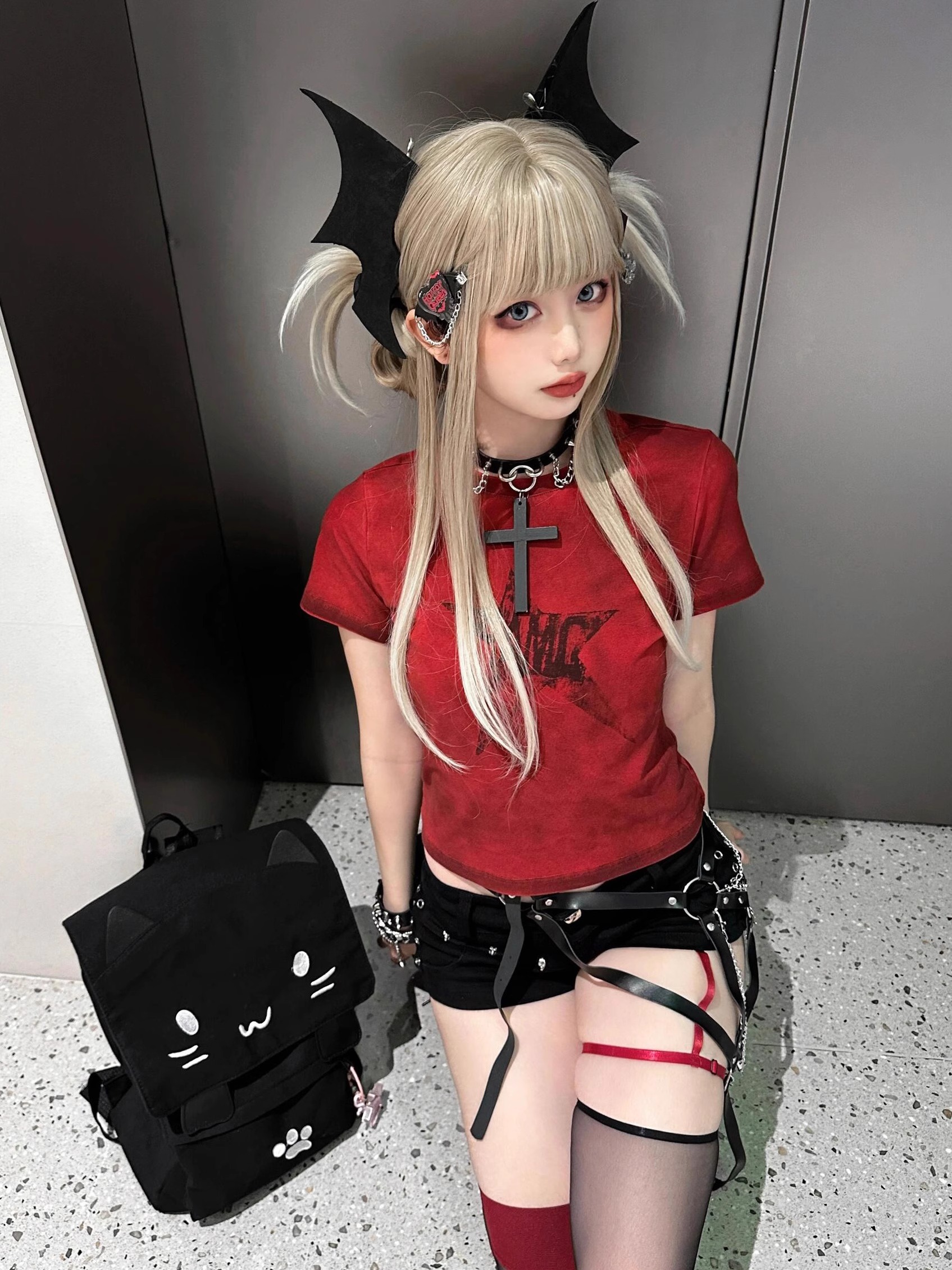 Dark Ins Demon Hairpin - Lulu Queen Bat Headband Side Clip for Sweet Cool Lolita Style - Halloween Hair Accessory Dark Ins Demon Hairpin - Lulu Queen Bat Headband Side Clip for Sweet Cool Lolita Style - Halloween Hair Accessory