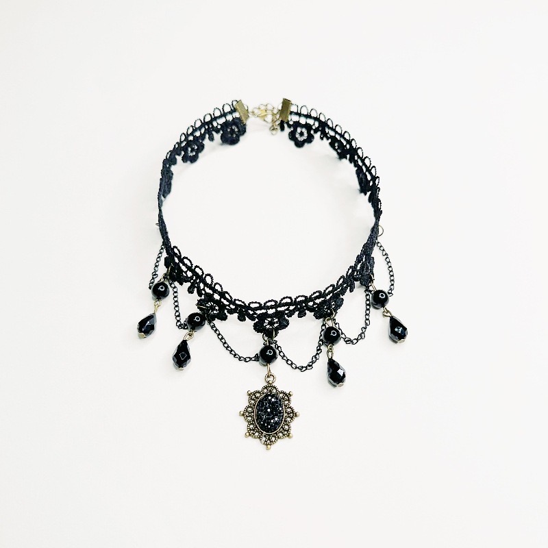 Dark Retro Halloween Choker Necklace with Black Pendant, Lace Trim, and Tassels for Women - Gothic, Vintage-Inspired Accessory