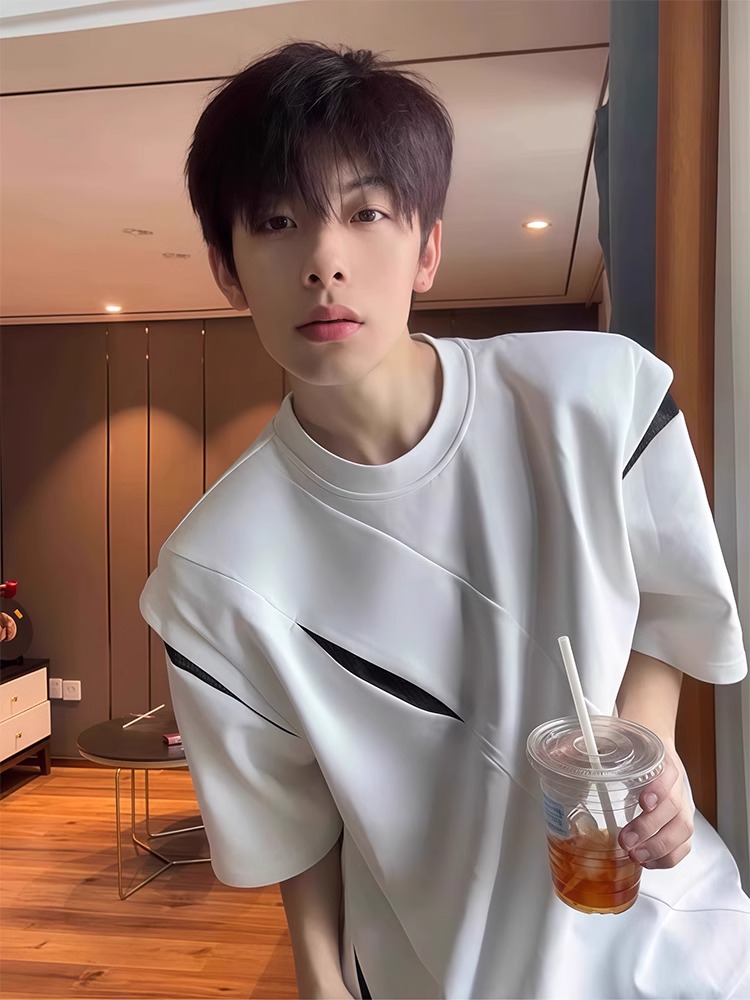 Deconstructed Patchwork Shoulder T-Shirt with Knife-Cut Shoulder Pads, Short Sleeves, American Style, High-End Fashion for Men