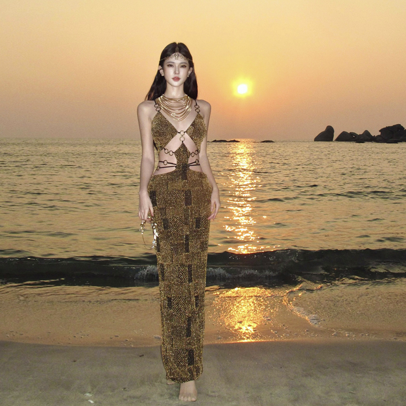 Deep V Spaghetti Strap Beach Dress - Hot American-Style Figure-Hugging Long Dress for Spicy Girls - Perfect for Sanya Seaside Vacation