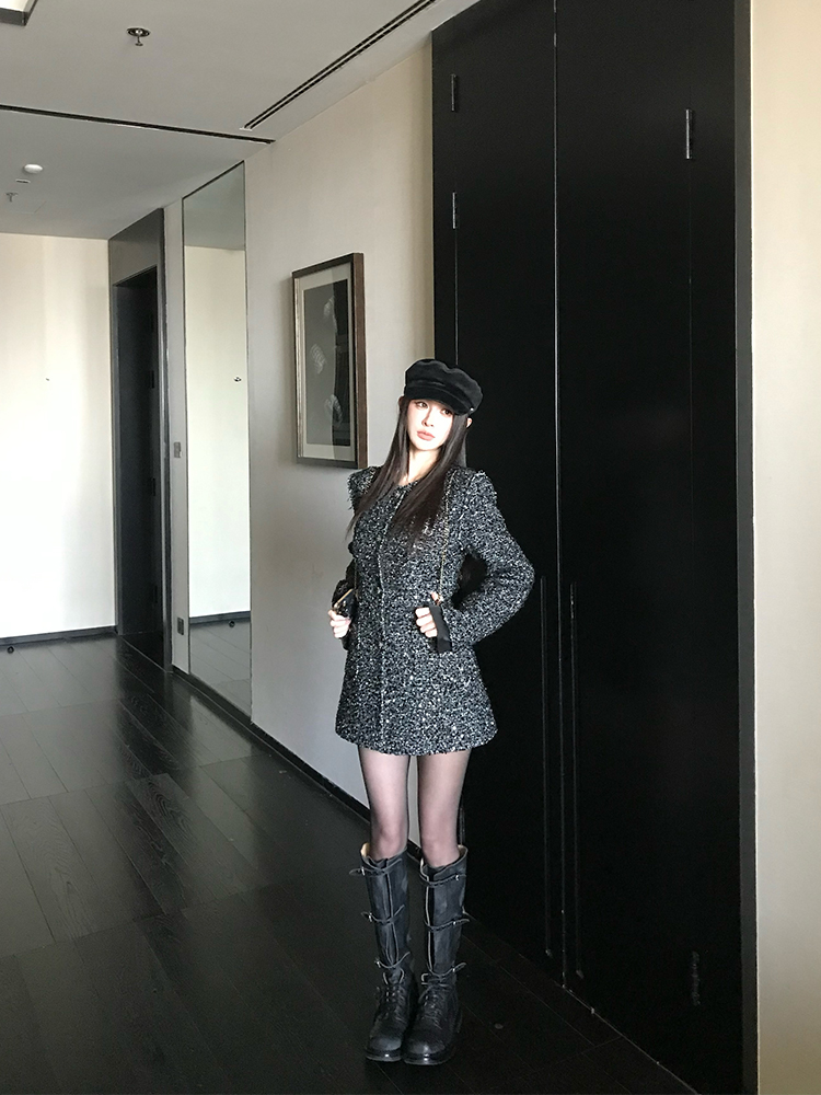 Delicate Sparkle Knit Jacket and Short Pants Set for Women - Vintage Evening Sky Fireflies Design, High-End Fashion Delicate Sparkle Knit Jacket and Short Pants Set for Women - Vintage Evening Sky Fireflies Design, High-End Fashion