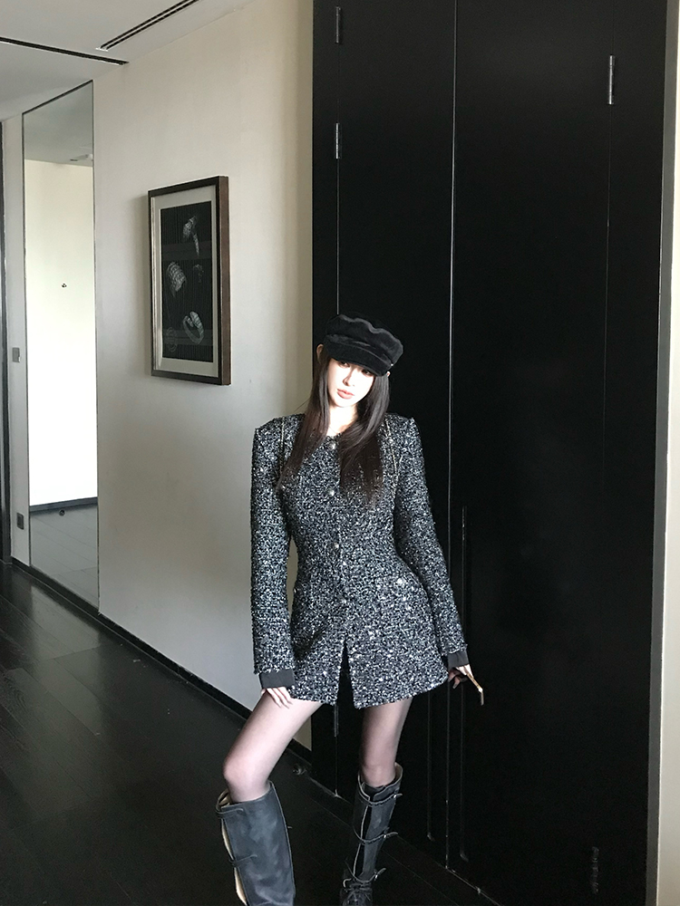 Delicate Sparkle Knit Jacket and Short Pants Set for Women - Vintage Evening Sky Fireflies Design, High-End Fashion Delicate Sparkle Knit Jacket and Short Pants Set for Women - Vintage Evening Sky Fireflies Design, High-End Fashion