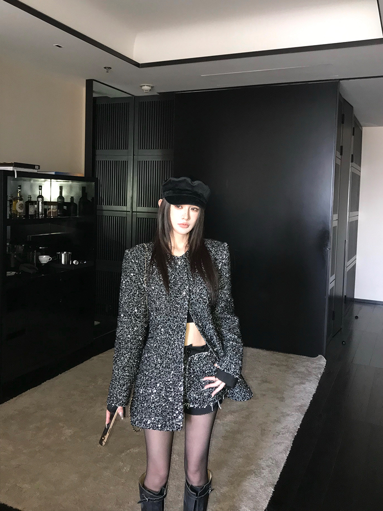 Delicate Sparkle Knit Jacket and Short Pants Set for Women - Vintage Evening Sky Fireflies Design, High-End Fashion Delicate Sparkle Knit Jacket and Short Pants Set for Women - Vintage Evening Sky Fireflies Design, High-End Fashion