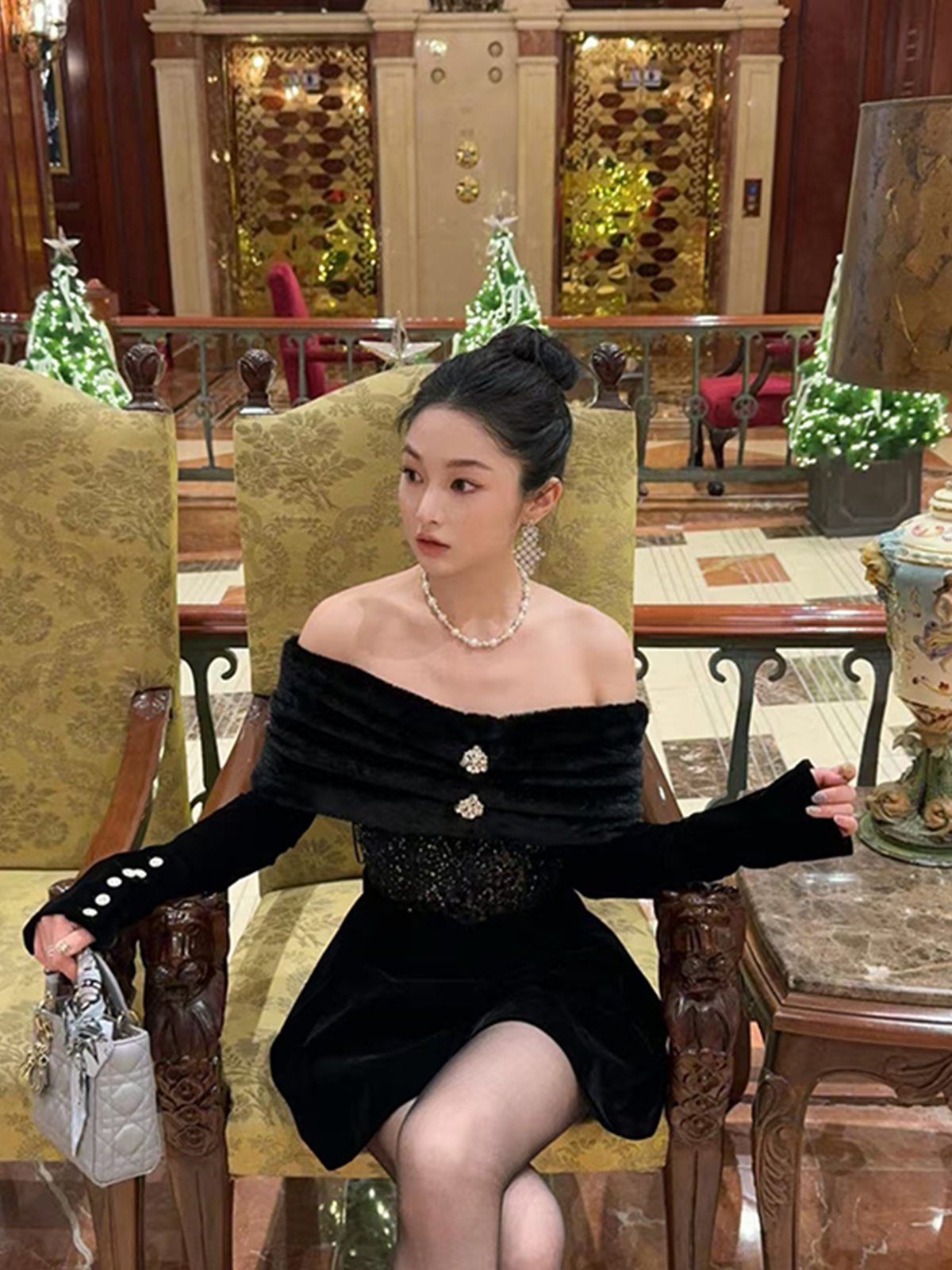 Detachable One-Shoulder Little Dress in French Style - High-End, Stunning Design Inspired by 90s Chanel Fashion Detachable One-Shoulder Little Dress in French Style - High-End, Stunning Design Inspired by 90s Chanel Fashion