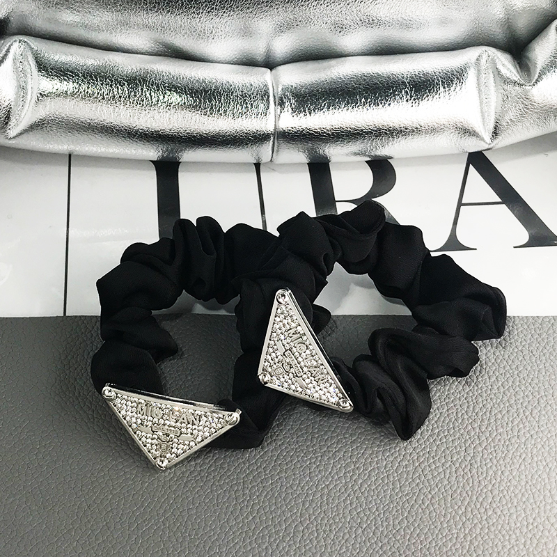 Diamond-Studded Inverted Triangle Hair Tie for Women - Trendy French Style Hair Band, High-End 2025 Hair Accessory Diamond-Studded Inverted Triangle Hair Tie for Women - Trendy French Style Hair Band, High-End 2025 Hair Accessory