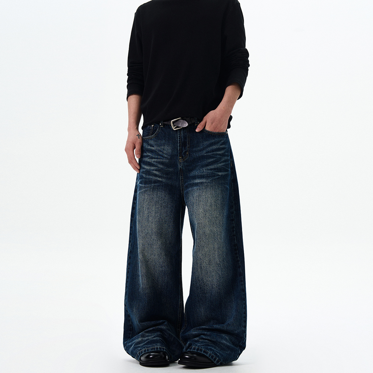 Distressed Deep Blue Straight Leg Flared Jeans for Men - Vintage Cat Whiskers Design, Trendy American Style Trousers