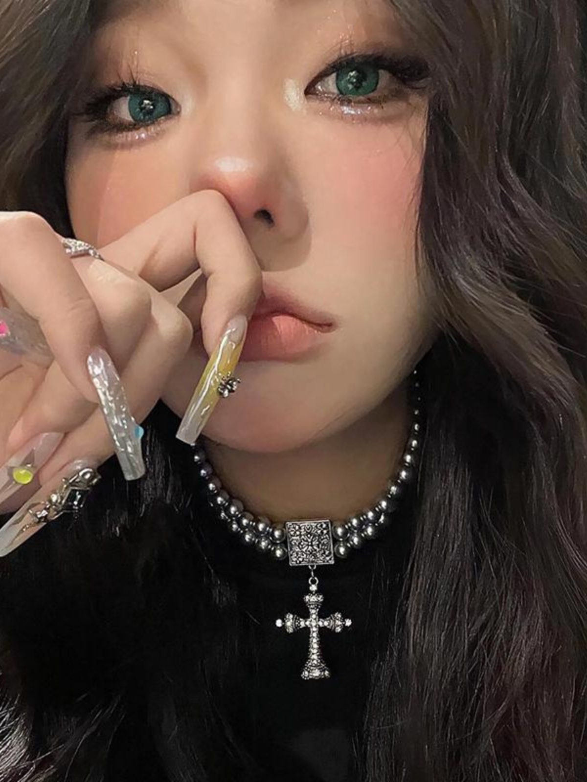 Double-Layer Cross Gray Pearl Choker Necklace - Trendy Minimalist Retro Neck Accessory for Light Luxury Style Double-Layer Cross Gray Pearl Choker Necklace - Trendy Minimalist Retro Neck Accessory for Light Luxury Style