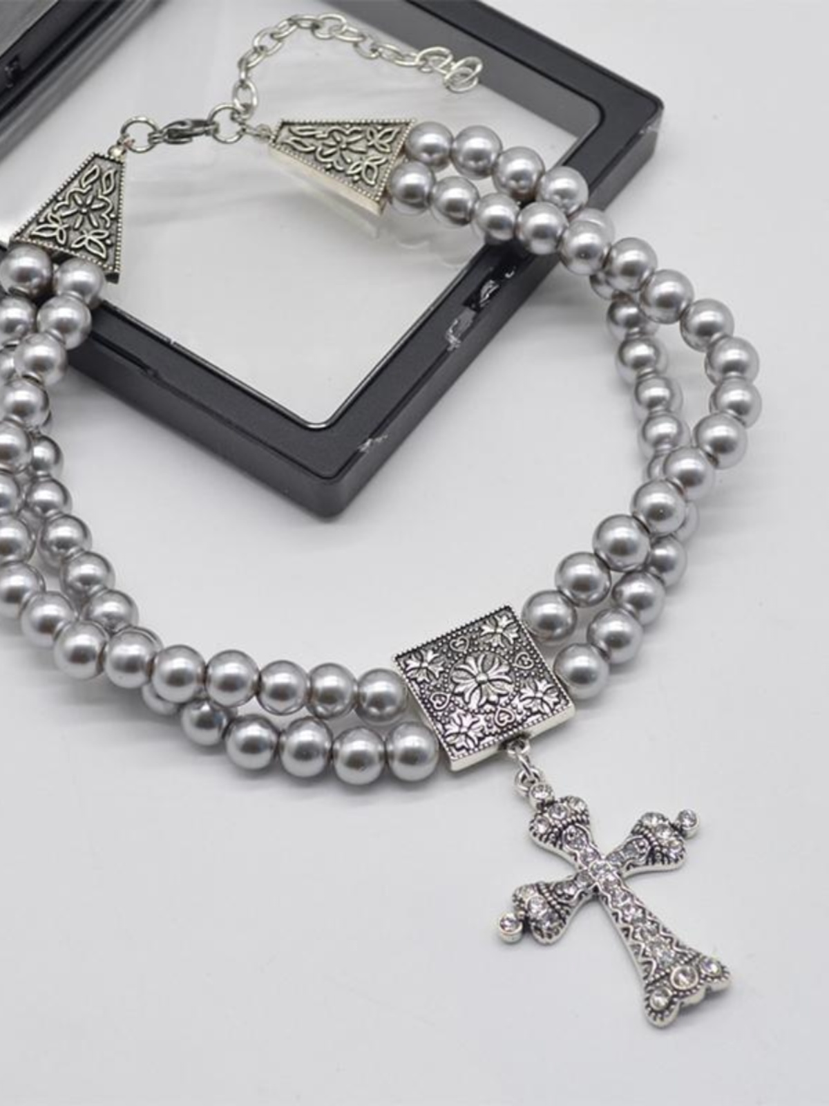 Double-Layer Cross Gray Pearl Choker Necklace - Trendy Minimalist Retro Neck Accessory for Light Luxury Style Double-Layer Cross Gray Pearl Choker Necklace - Trendy Minimalist Retro Neck Accessory for Light Luxury Style