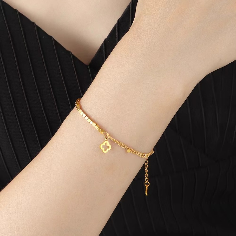 Double-Layer Sugar Cube Bracelet for Women - Light Luxury High-End Fashion Accessory Double-Layer Sugar Cube Bracelet for Women - Light Luxury High-End Fashion Accessory