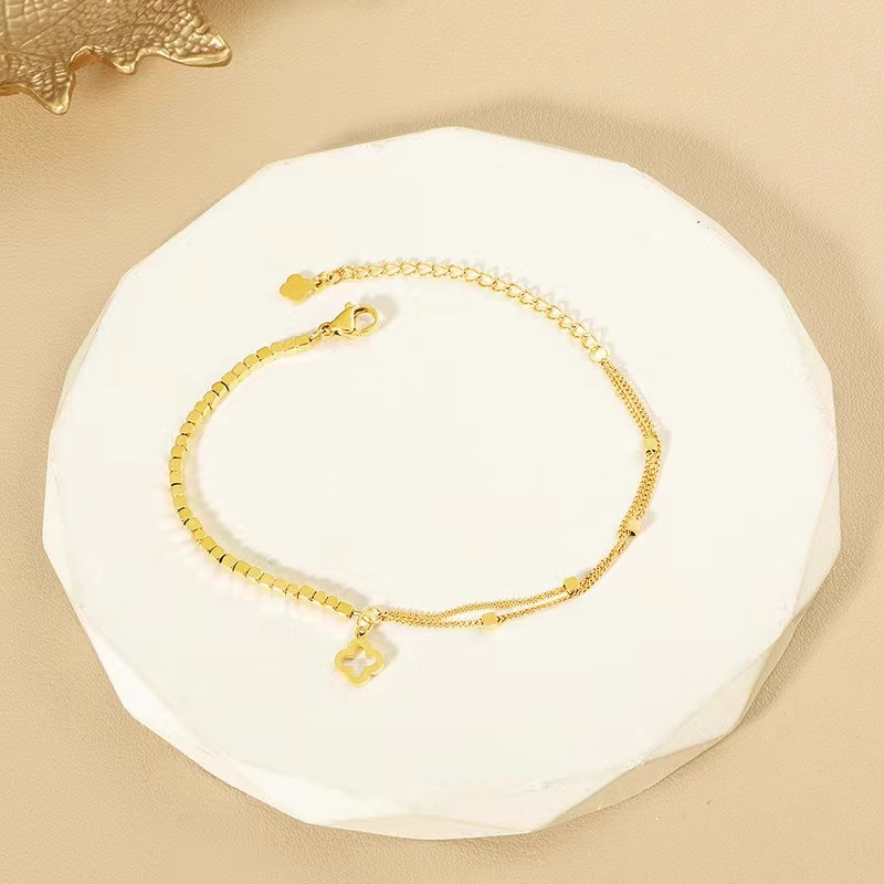 Double-Layer Sugar Cube Bracelet for Women - Light Luxury High-End Fashion Accessory Double-Layer Sugar Cube Bracelet for Women - Light Luxury High-End Fashion Accessory