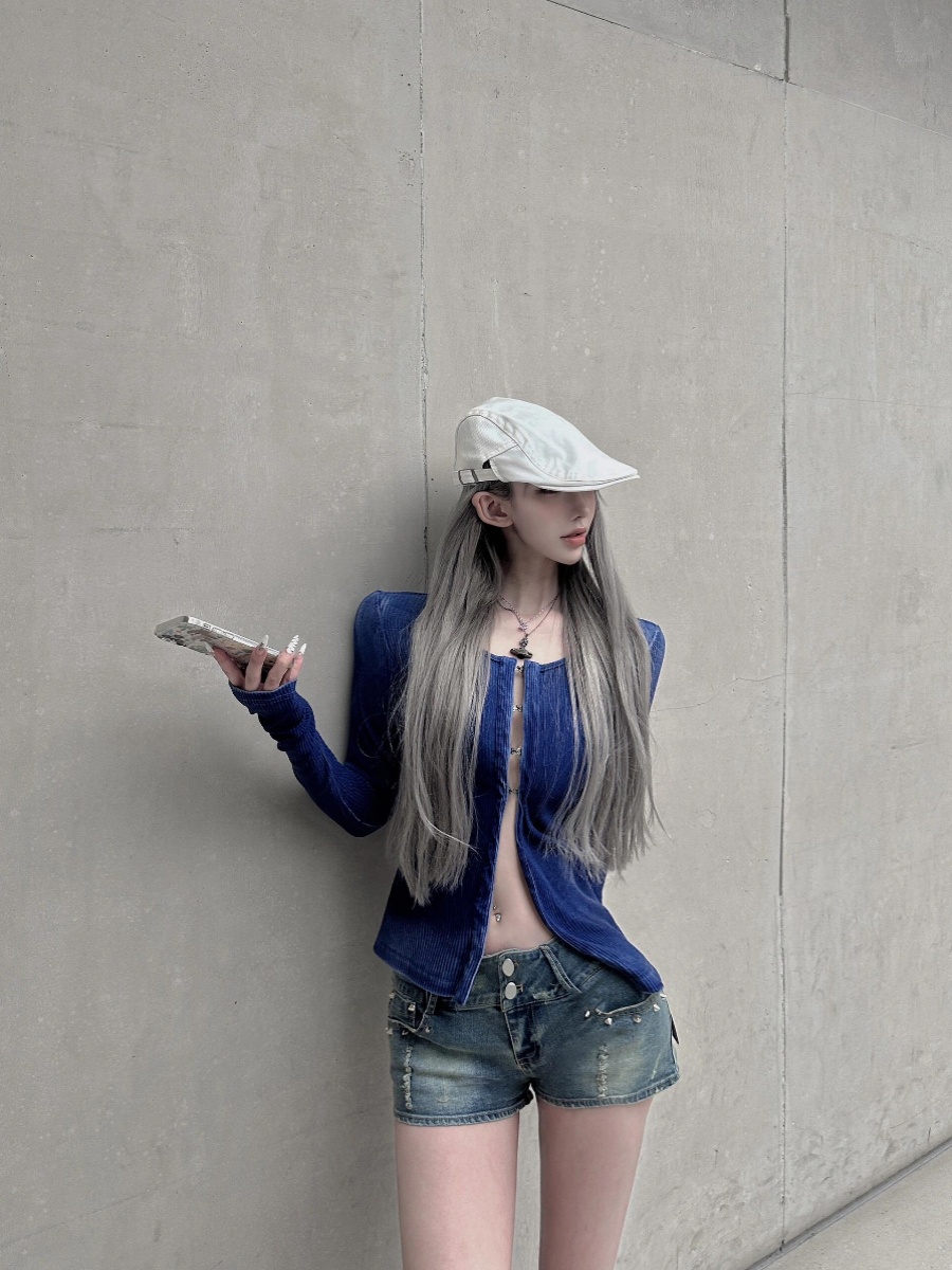 Eccentric American Style Low-Waist Ripped Denim Shorts - Flattering A-Line Sexy Hot Pants for Versatile Summer Fashion Eccentric American Style Low-Waist Ripped Denim Shorts - Flattering A-Line Sexy Hot Pants for Versatile Summer Fashion