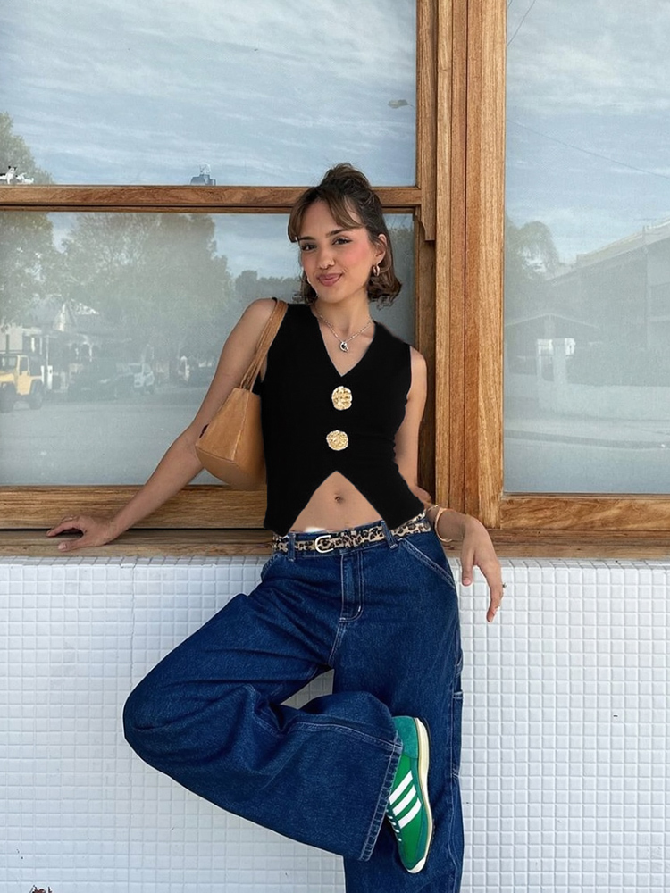 Eccentric Girl Black V-Neck Sleeveless Button Design Top for Women, Slim Fit Irregular Cropped Shirt, 90s Y2K Style Eccentric Girl Black V-Neck Sleeveless Button Design Top for Women, Slim Fit Irregular Cropped Shirt, 90s Y2K Style