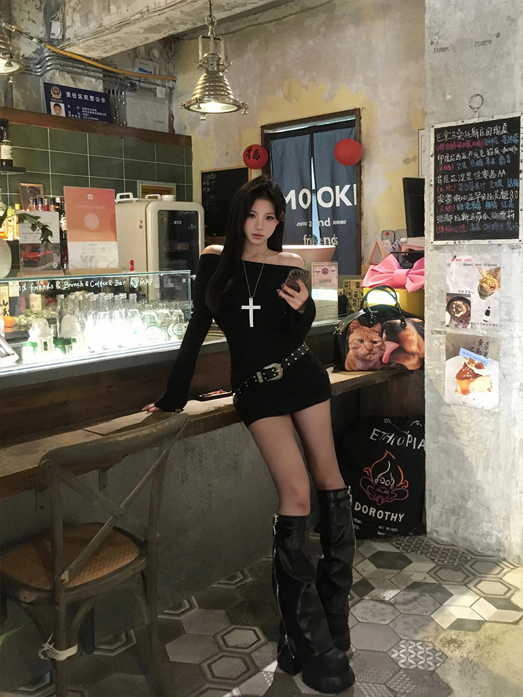 Eccentric Off-Shoulder Black Long Sleeve Dress with Waist-Cinching Design and Fitted Short Skirt - Sexy Figure-Flattering Style Eccentric Off-Shoulder Black Long Sleeve Dress with Waist-Cinching Design and Fitted Short Skirt - Sexy Figure-Flattering Style