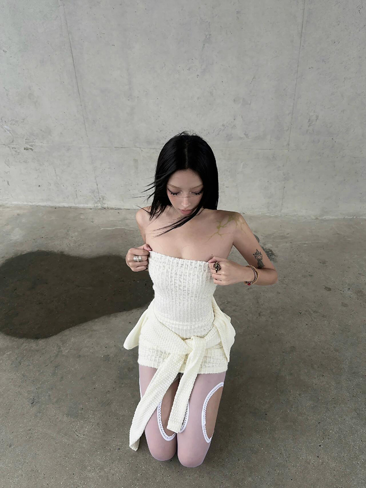 Eccentric Off-Shoulder Strapless Dress and Cardigan Two-Piece Set for Women - Perfect for Autumn Style Eccentric Off-Shoulder Strapless Dress and Cardigan Two-Piece Set for Women - Perfect for Autumn Style