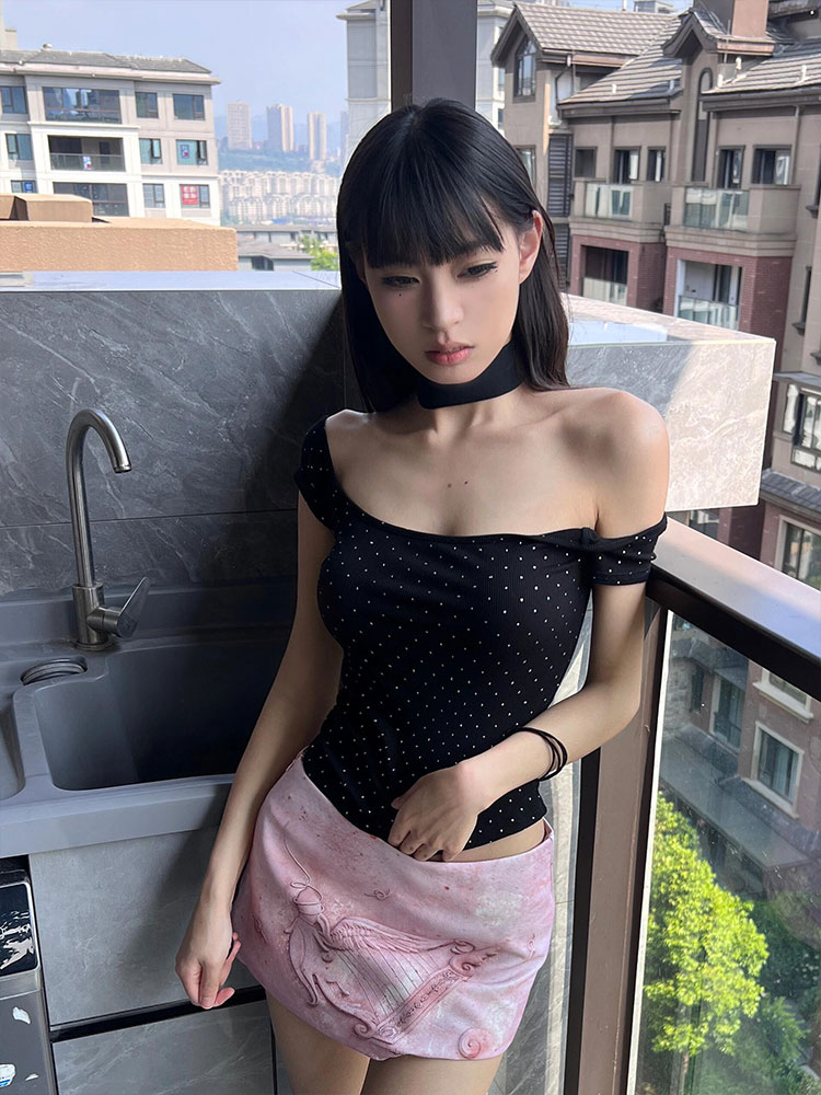 Eccentric Retro Rhinestone One-Shoulder Short Sleeve Slim-Fit T-Shirt for Summer Fashion - Sexy American Style