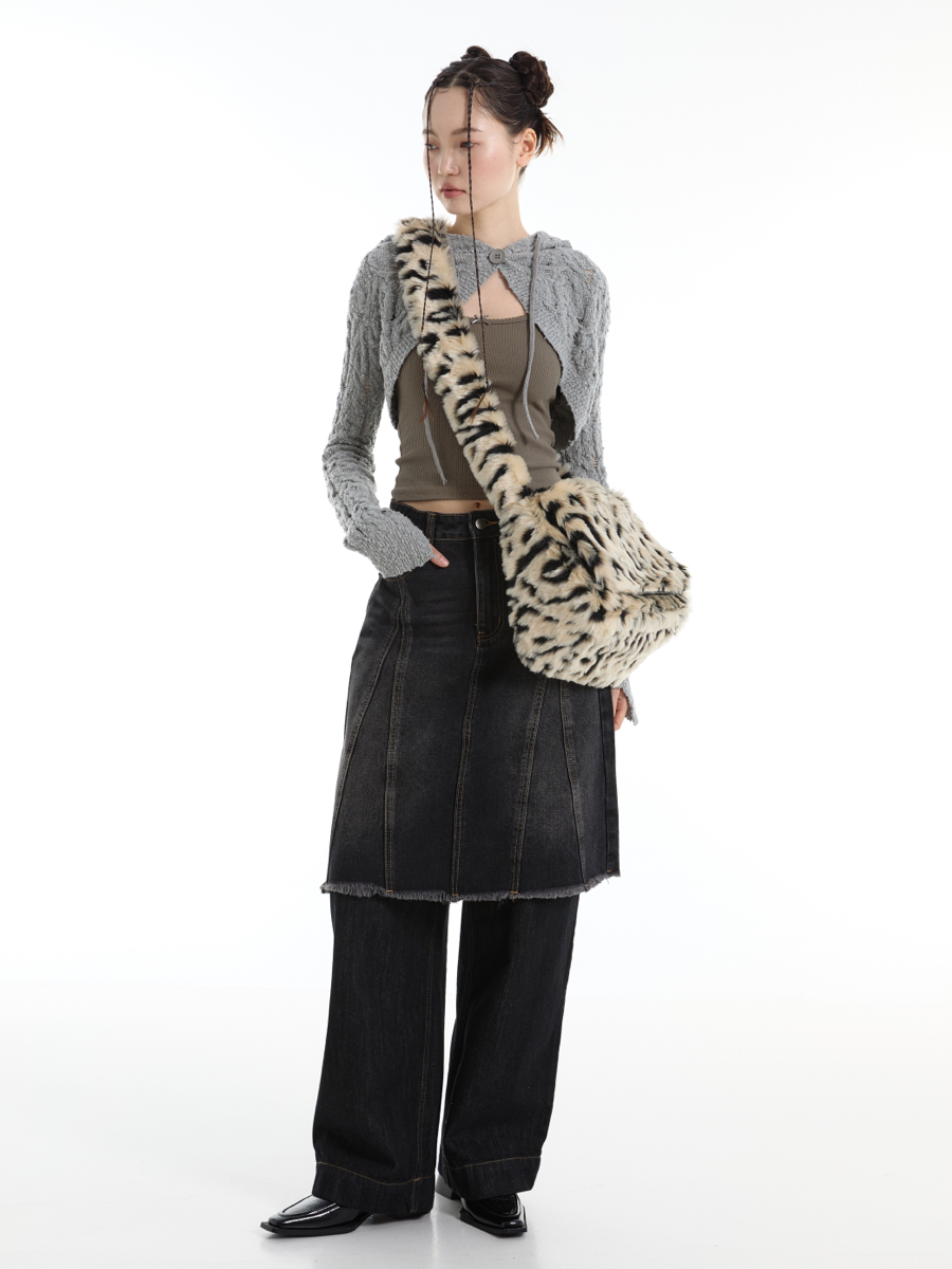 Eco-Friendly Leopard Print Fur Crossbody Bag - Square Flip Cover Design, Trendy Animal Print, Perfect for Y2K and Street Style Eco-Friendly Leopard Print Fur Crossbody Bag - Square Flip Cover Design, Trendy Animal Print, Perfect for Y2K and Street Style