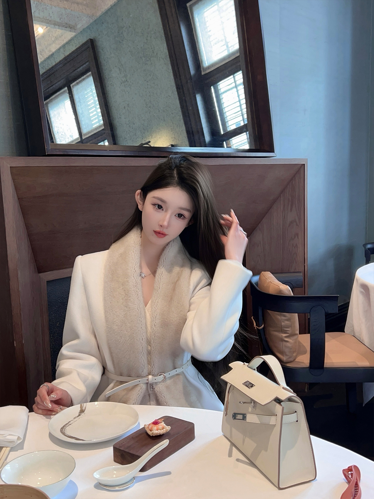 Eco-Friendly White Long Winter Coat for Women with Belt, Water Mink Fur Collar, Imitation Cashmere, Chic and Stylish Eco-Friendly White Long Winter Coat for Women with Belt, Water Mink Fur Collar, Imitation Cashmere, Chic and Stylish