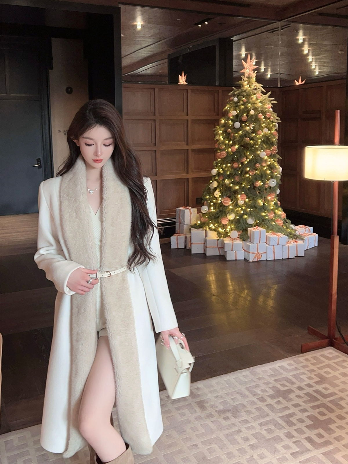 Eco-Friendly White Long Winter Coat for Women with Belt, Water Mink Fur Collar, Imitation Cashmere, Chic and Stylish Eco-Friendly White Long Winter Coat for Women with Belt, Water Mink Fur Collar, Imitation Cashmere, Chic and Stylish