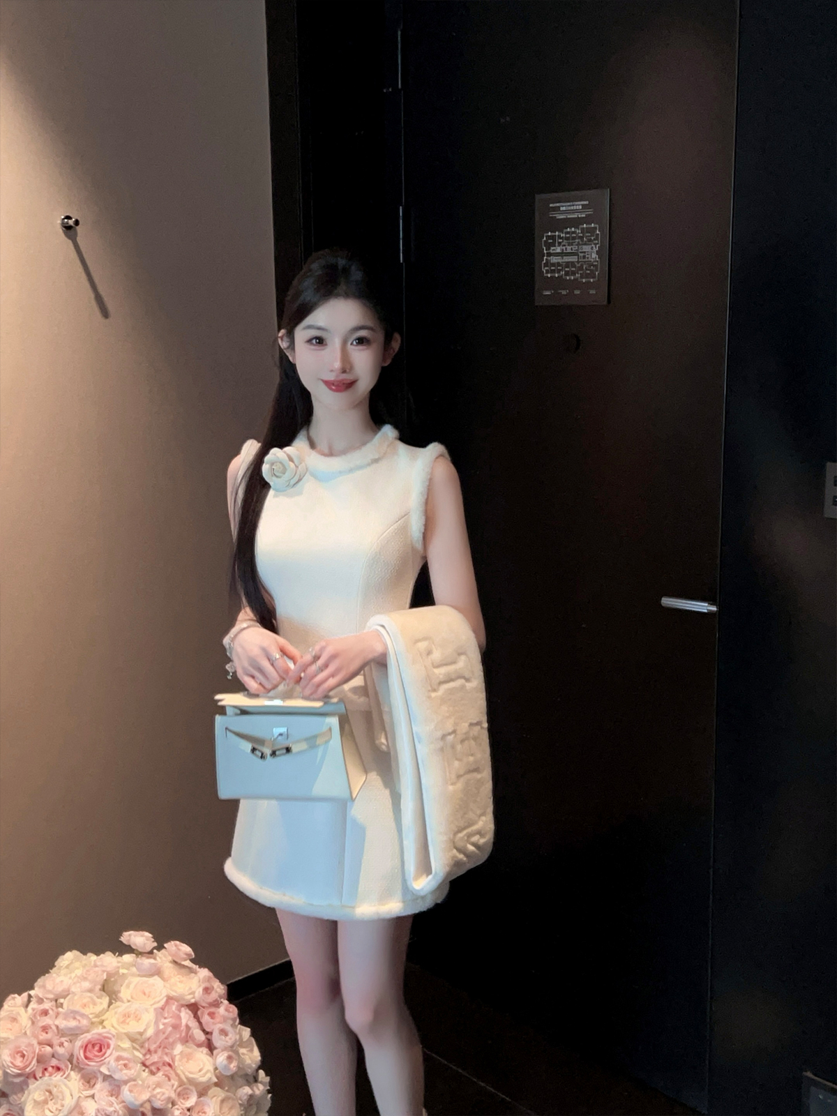 Eco-Friendly White Woolen Short Dress with Waist-Cinching Sleeveless Design and Floral Accents for Winter Fashion Eco-Friendly White Woolen Short Dress with Waist-Cinching Sleeveless Design and Floral Accents for Winter Fashion