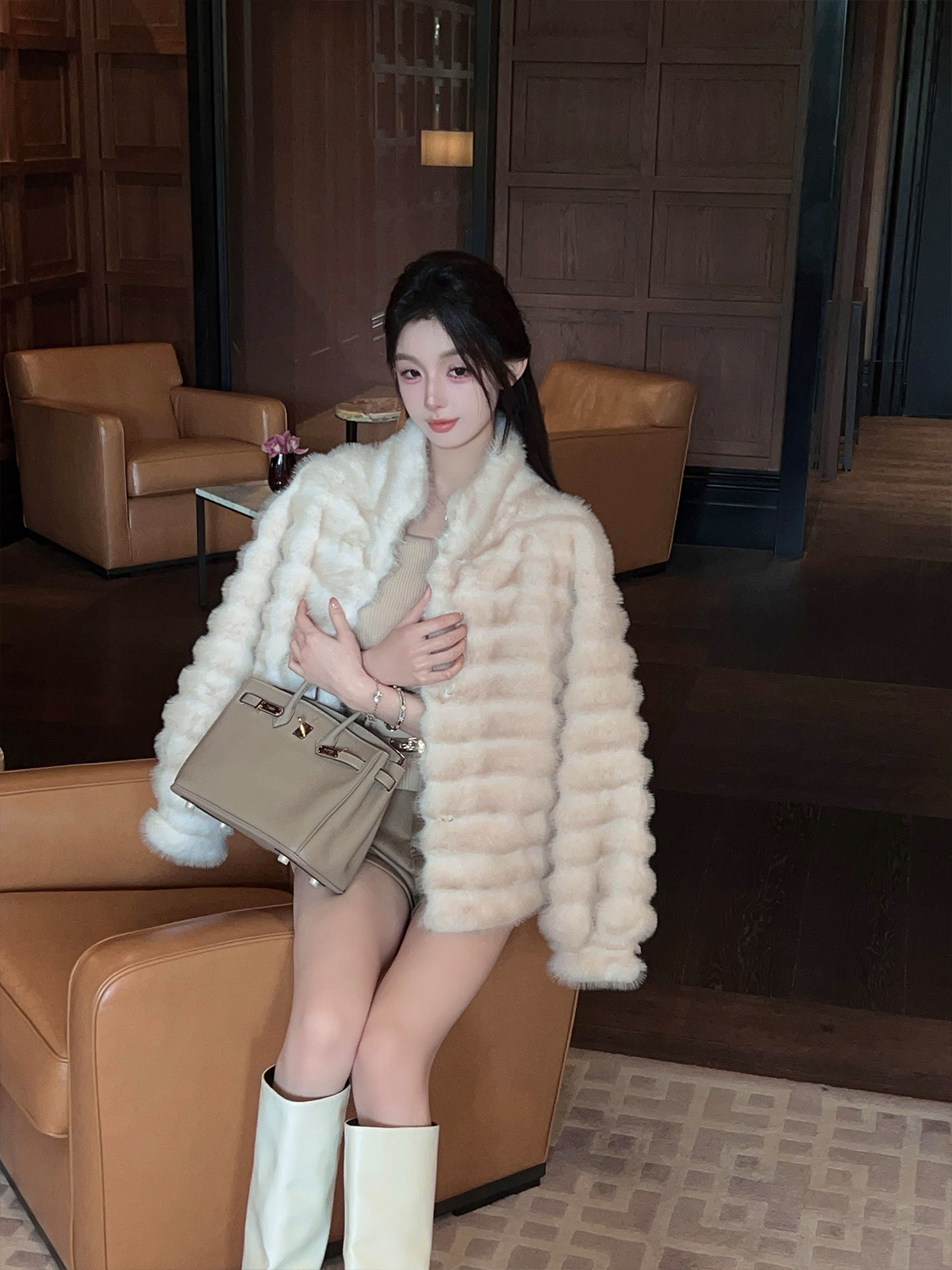 Eco-Friendly Women's Short Coat in Mink Fur with Suede Lining - Winter Fashion, Chic and Cozy Style Eco-Friendly Women's Short Coat in Mink Fur with Suede Lining - Winter Fashion, Chic and Cozy Style