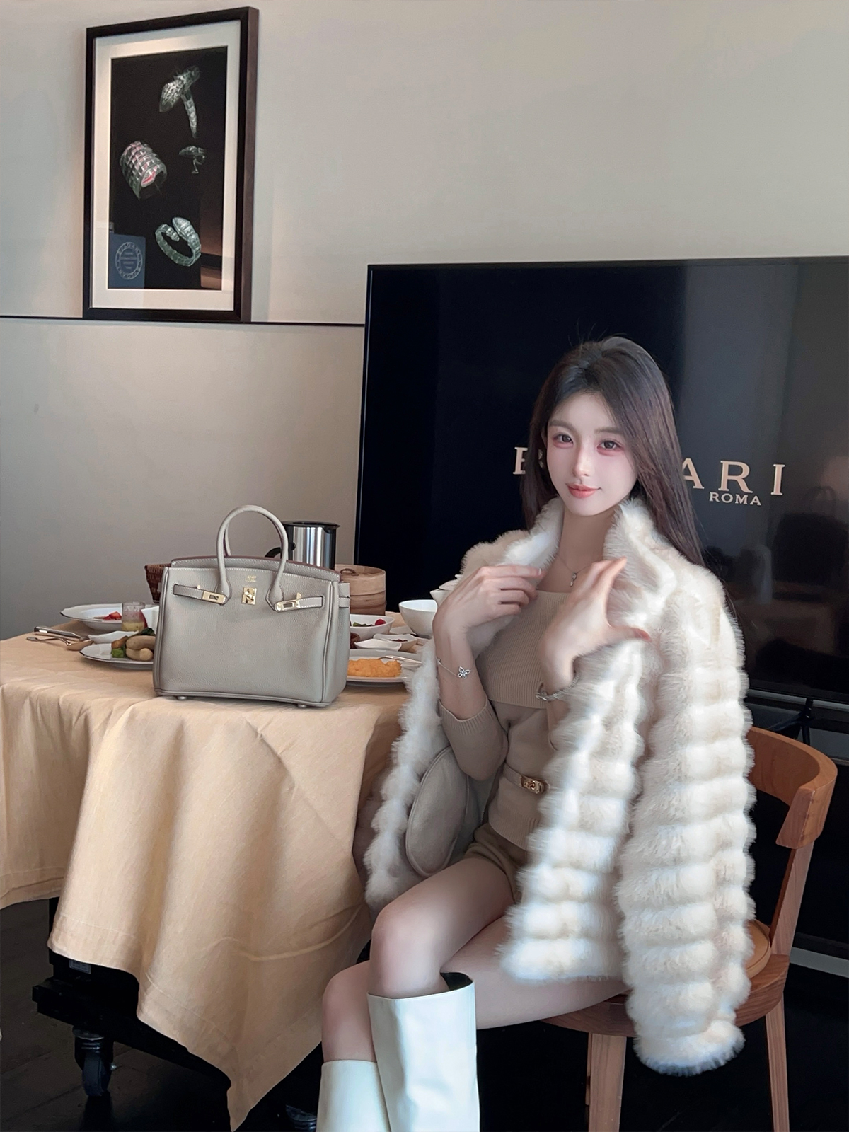 Eco-Friendly Women's Short Coat in Mink Fur with Suede Lining - Winter Fashion, Chic and Cozy Style Eco-Friendly Women's Short Coat in Mink Fur with Suede Lining - Winter Fashion, Chic and Cozy Style