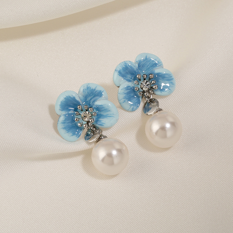 Elegant 3D Flower Pearl Earrings for Women, French Light Luxury Design, Chic Socialite Accessories, Trendy 2025 Style Elegant 3D Flower Pearl Earrings for Women, French Light Luxury Design, Chic Socialite Accessories, Trendy 2025 Style