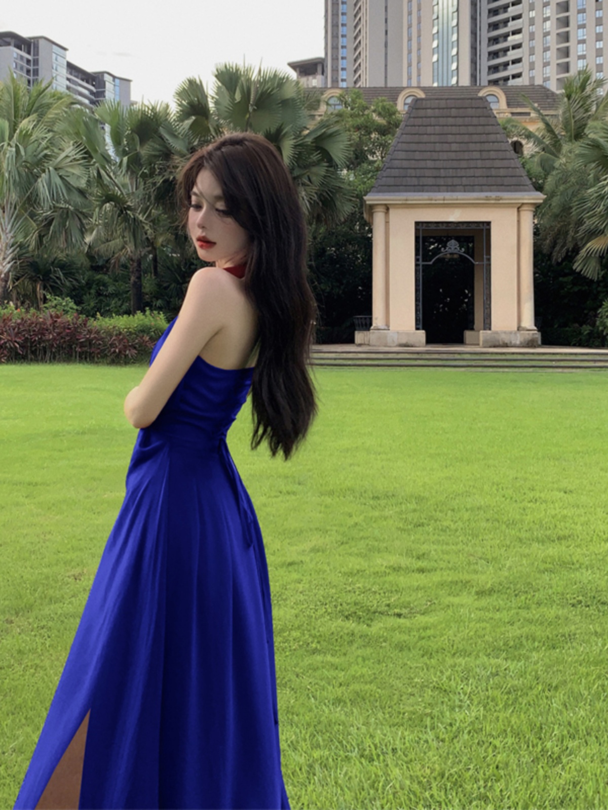 Elegant Blue Halter Chiffon Long Dress with Draped Effect - Floor-Length Vacation Style Gown for Women Elegant Blue Halter Chiffon Long Dress with Draped Effect - Floor-Length Vacation Style Gown for Women