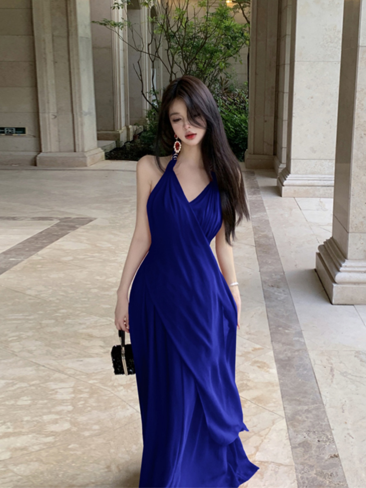 Elegant Blue Halter Chiffon Long Dress with Draped Effect - Floor-Length Vacation Style Gown for Women Elegant Blue Halter Chiffon Long Dress with Draped Effect - Floor-Length Vacation Style Gown for Women