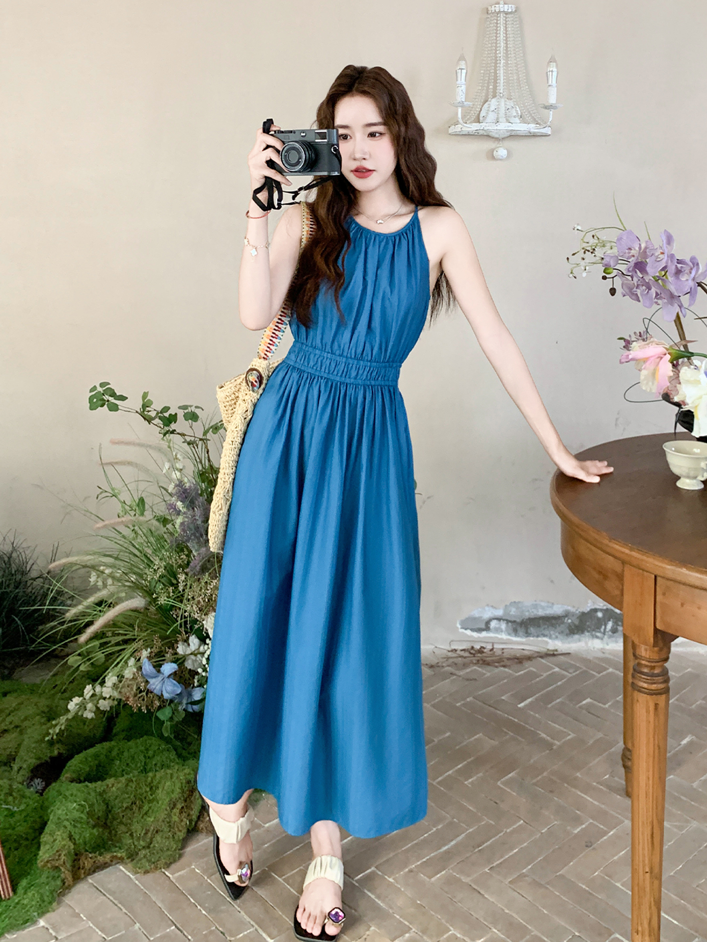 Elegant Blue Halter Neck Dress for Women - 2025 Summer Trend, Waist-Cinching, Slimming Long Skirt, Perfect for Special Occasions Elegant Blue Halter Neck Dress for Women - 2025 Summer Trend, Waist-Cinching, Slimming Long Skirt, Perfect for Special Occasions