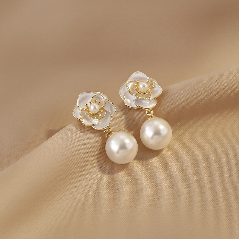 Elegant Camellia Pearl Stud Earrings for Women - Unique Floral Design, Sophisticated Style for 2025 Fashion Trends