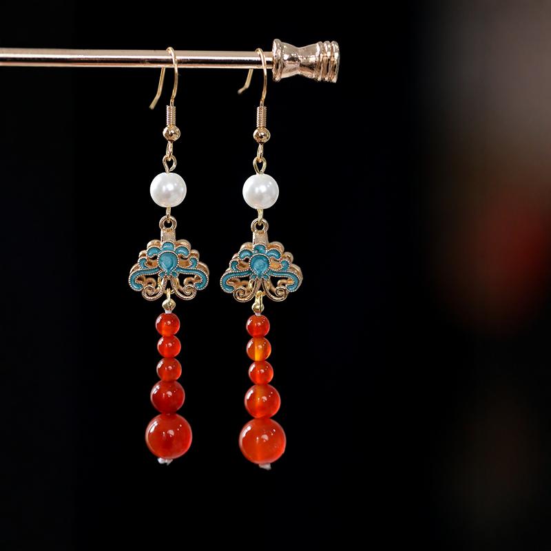 Elegant Chinese-Style Cheongsam Drop Earrings with Small Tassels - Red Wedding Accessories for Brides and Classic Occasions
