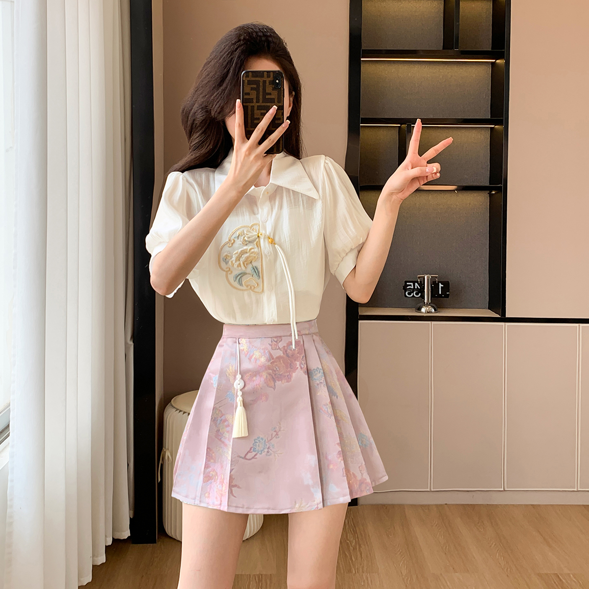 Elegant Chinese-Style Two-Piece Dress Set, Mature Design, High-End Fashion, 2025 Collection, Sophisticated Look Elegant Chinese-Style Two-Piece Dress Set, Mature Design, High-End Fashion, 2025 Collection, Sophisticated Look