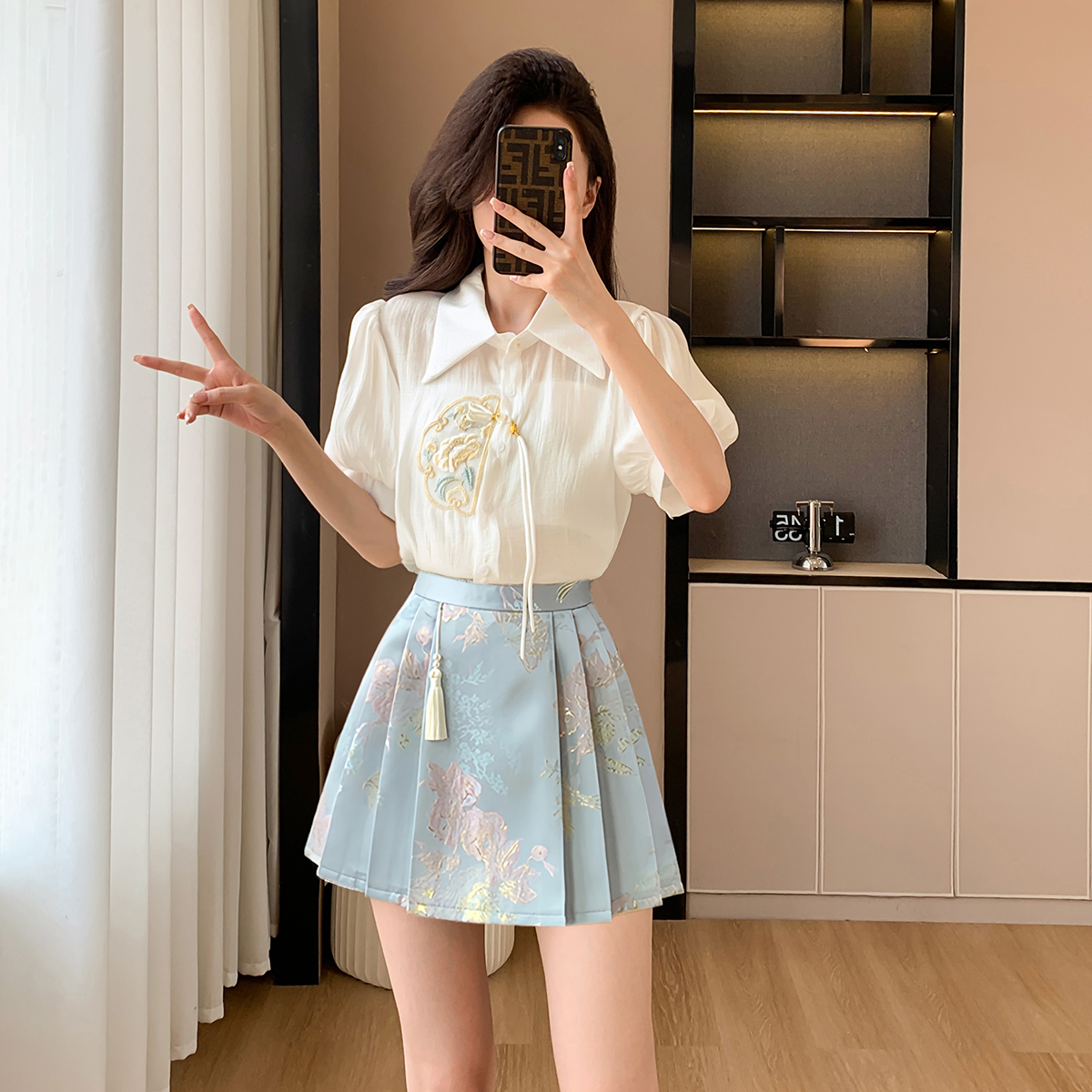 Elegant Chinese-Style Two-Piece Dress Set, Mature Design, High-End Fashion, 2025 Collection, Sophisticated Look Elegant Chinese-Style Two-Piece Dress Set, Mature Design, High-End Fashion, 2025 Collection, Sophisticated Look