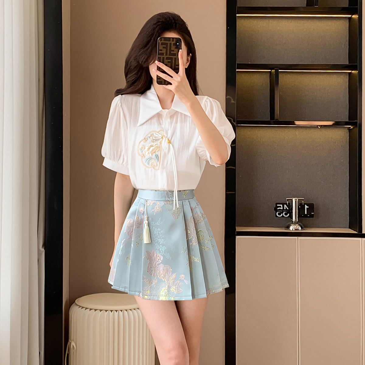 Elegant Chinese-Style Two-Piece Dress Set, Mature Design, High-End Fashion, 2025 Collection, Sophisticated Look Elegant Chinese-Style Two-Piece Dress Set, Mature Design, High-End Fashion, 2025 Collection, Sophisticated Look